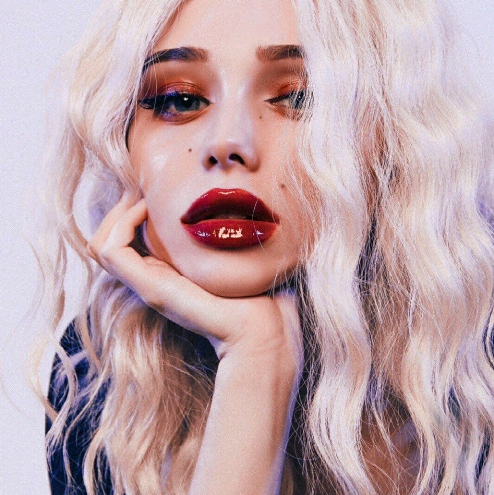 Meet your Posher, Evie